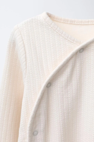 Комбинезон с регулируемыми штанинами и V-образным вырезом- Заказать в России