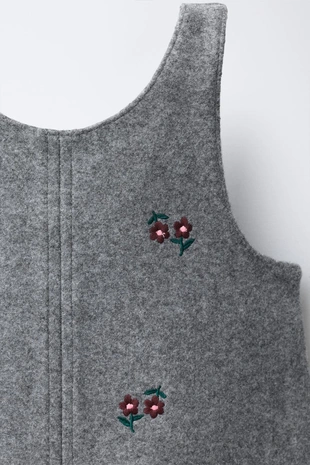 Anthracite grey | 5070/264/807 - Zara Сарафан рельефной структуры с вышитыми цветами