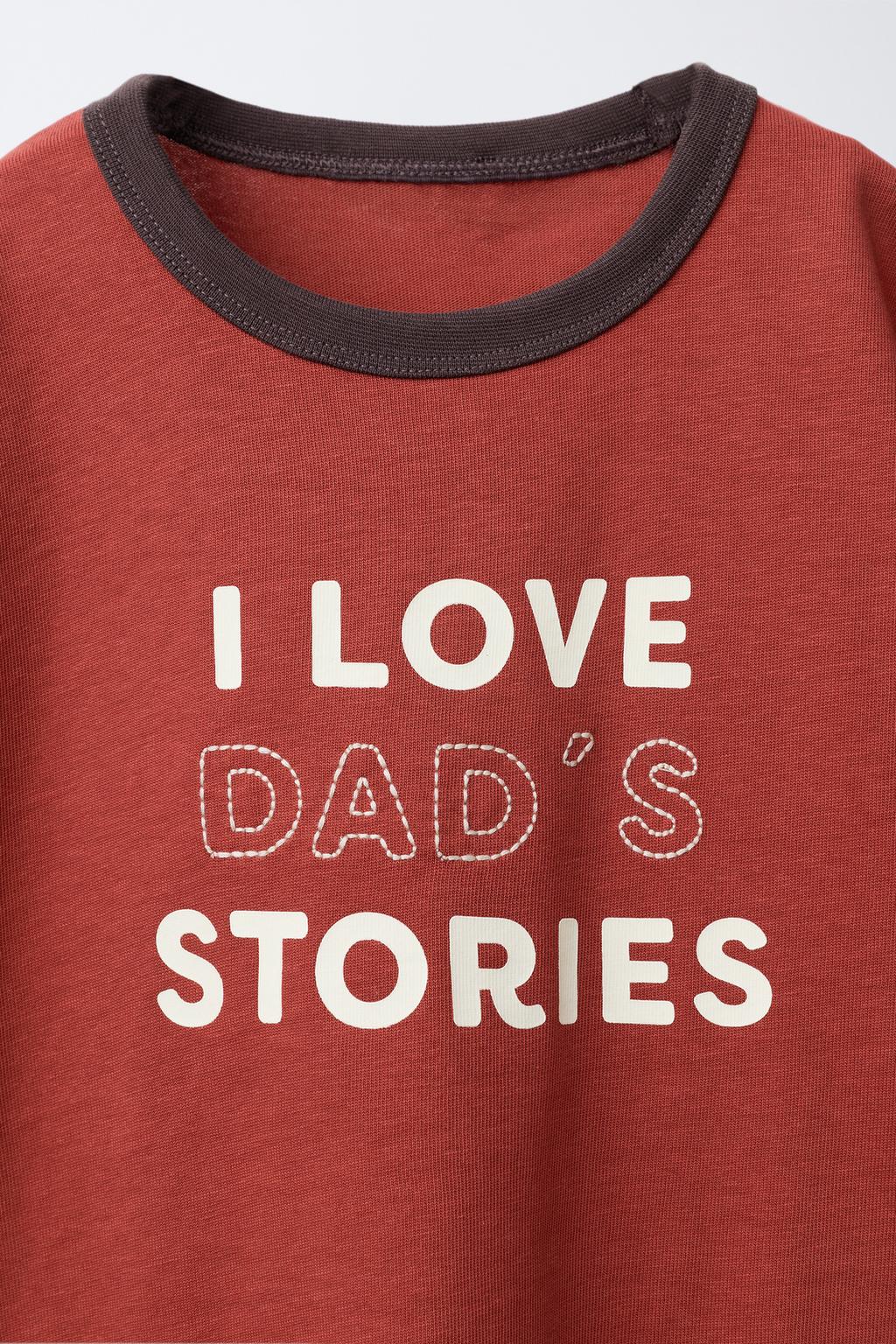 ФУТБОЛКА С КОНТРАСТНЫМИ ДЕТАЛЯМИ И НАДПИСЬЮ