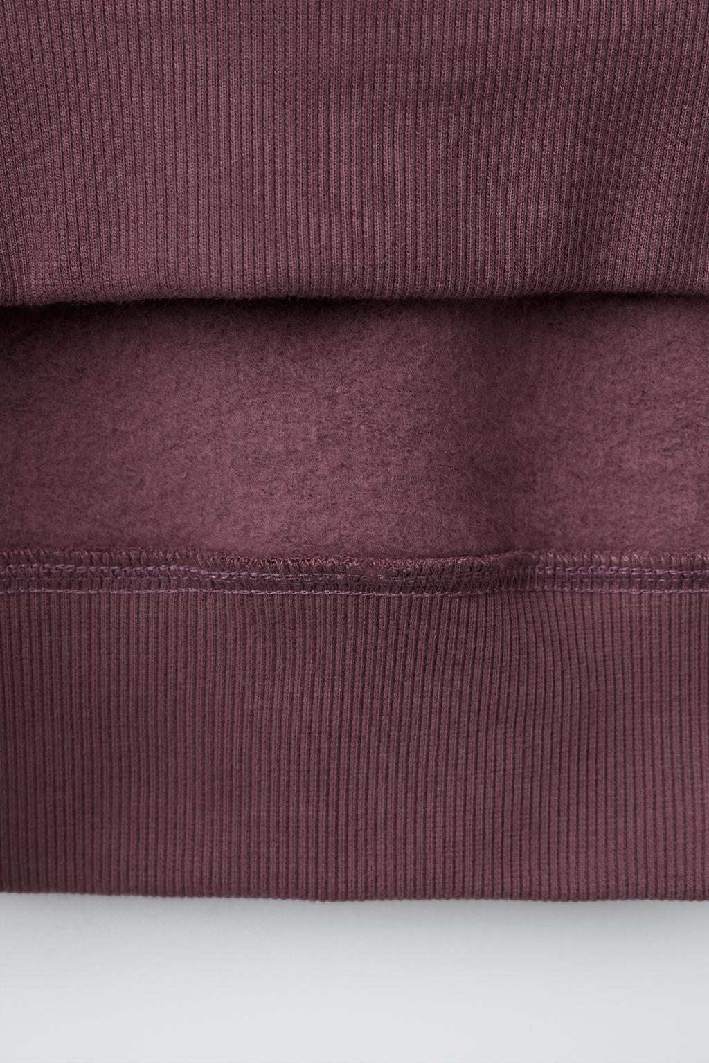 ТОЛСТОВКА С РЕЛЬЕФНОЙ НАДПИСЬЮ