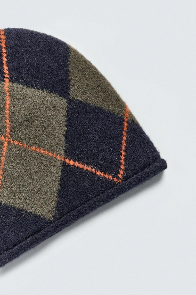 Шапка с жаккардовым узором diamond