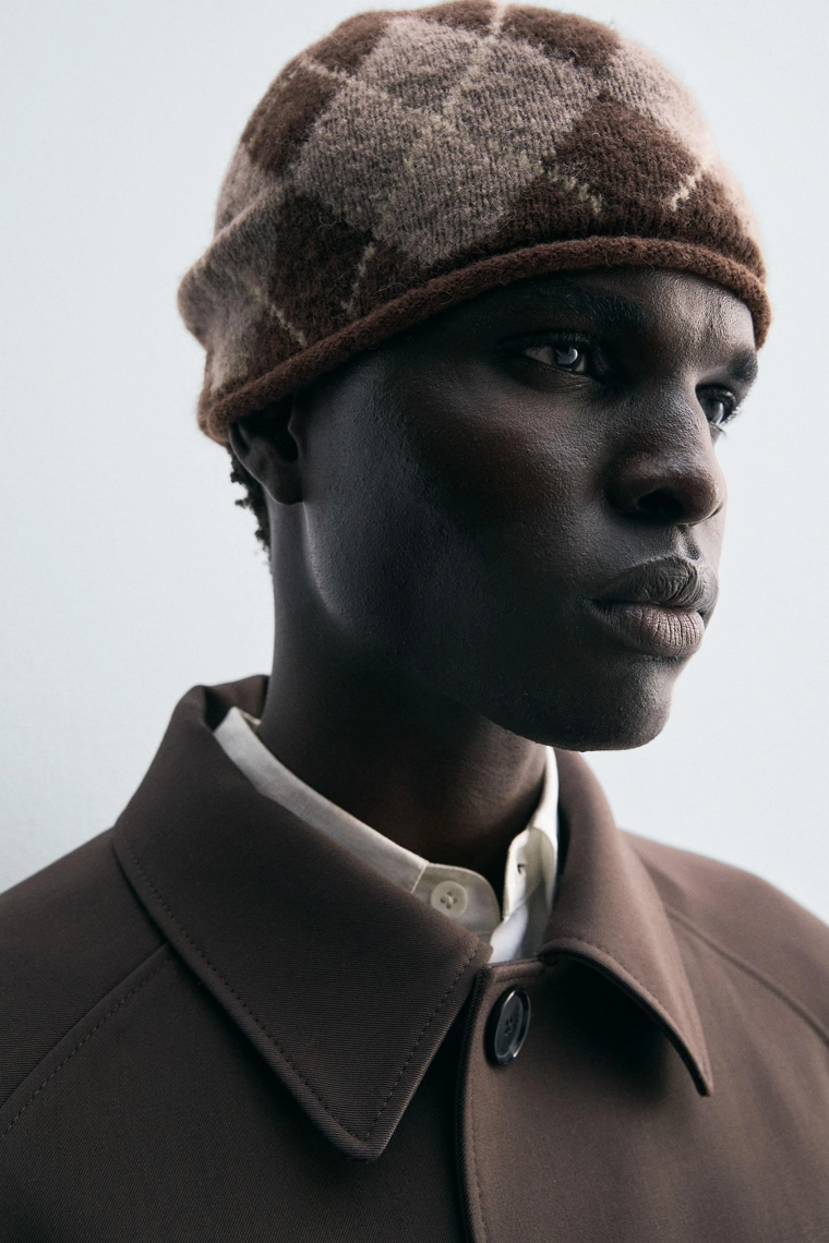 Шапка с жаккардовым узором аргайл