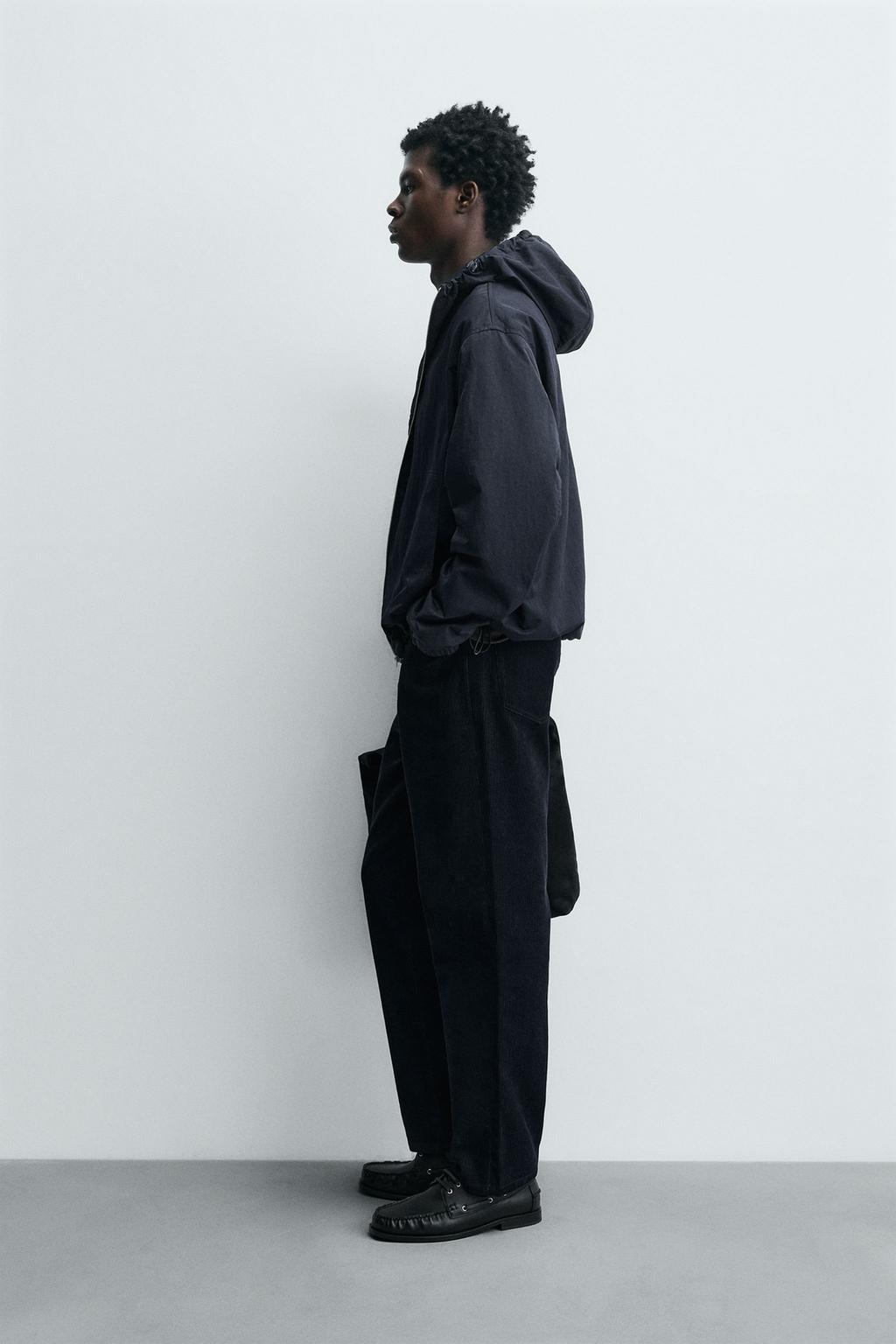 Легкая техническая куртка с капюшоном