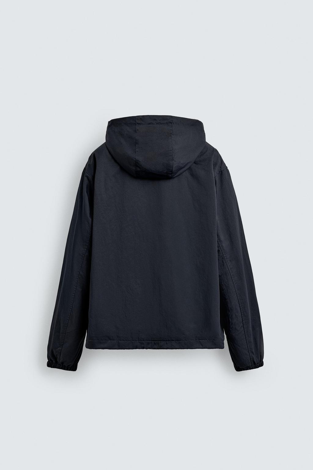 Легкая техническая куртка с капюшоном