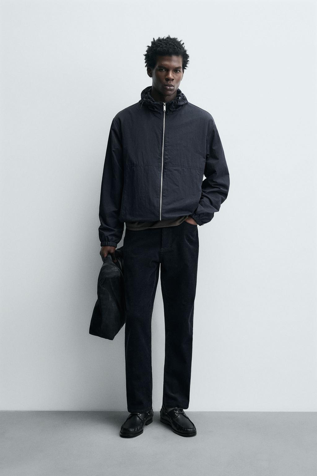 Легкая техническая куртка с капюшоном