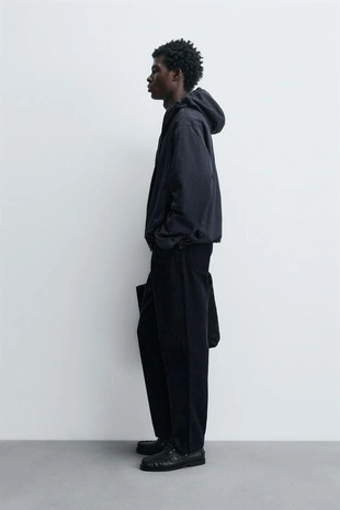 Легкая техническая куртка с капюшоном- Заказать в России