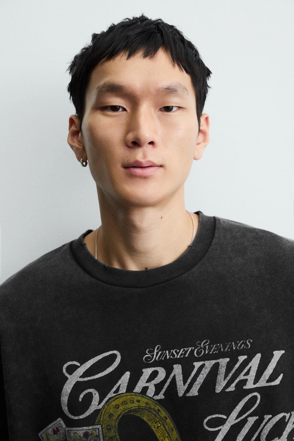 ТОЛСТОВКА С КОМБИНИРОВАННЫМ ПРИНТОМ