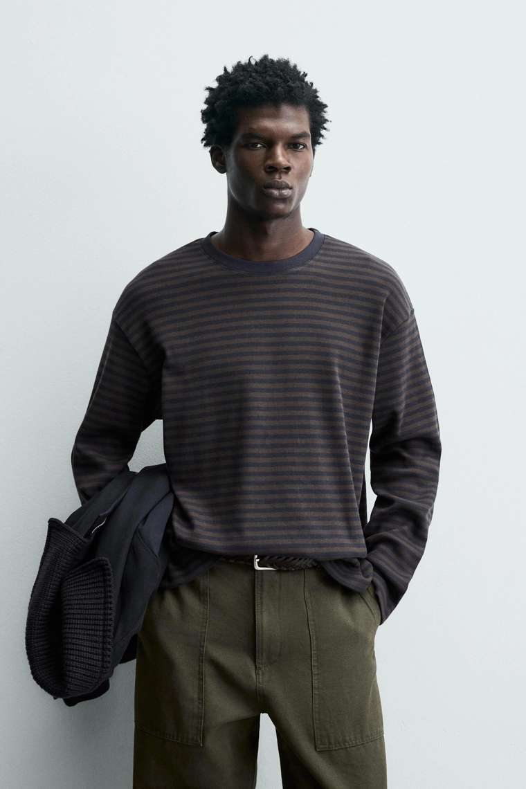 Полосатая футболка с контрастными деталями