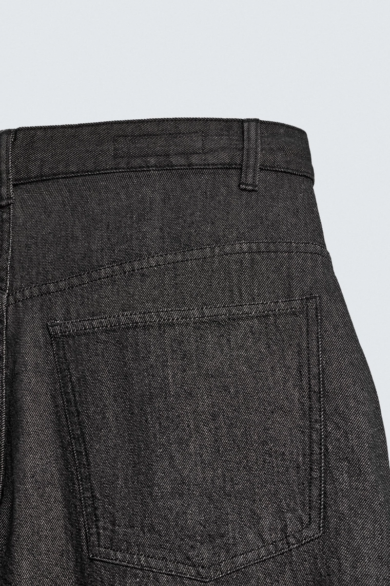 Легкие джинсы в плиссировке