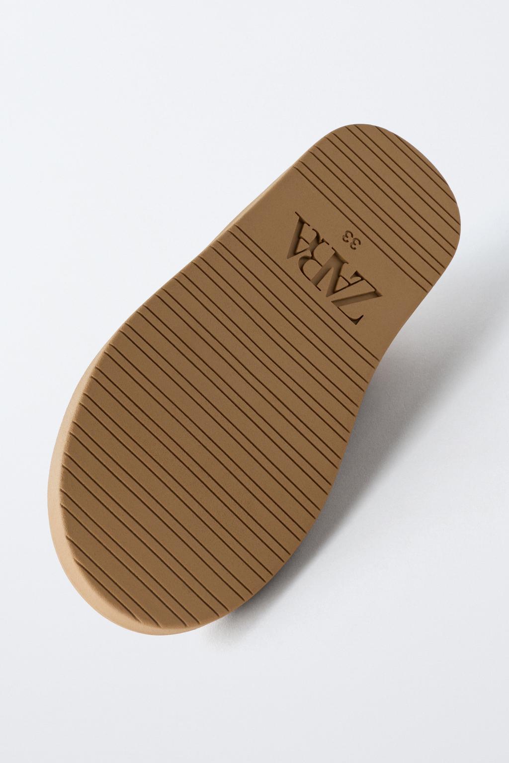 БОТИНКИ НА МЕХУ HELLO KITTY © SANRIO