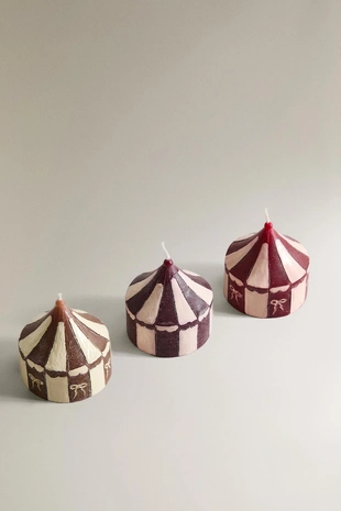 Набор ароматических свечей в форме палатки с запахом имбирного пряника (упаковка из 3 шт.)- Заказать в России