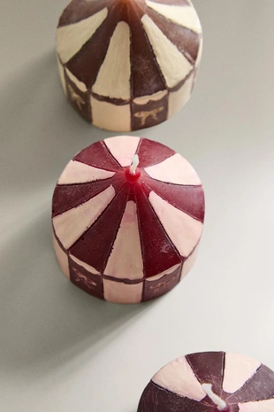 Набор ароматических свечей в форме палатки с запахом имбирного пряника (упаковка из 3 шт.)- Заказать в России