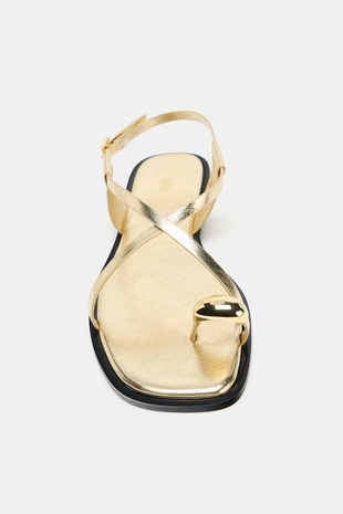 Шлепанцы с тонкими ремешками и металлическим деталями- Заказать в России