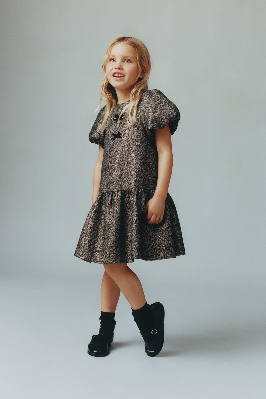 БАРХАТНОЕ ПЛАТЬЕ С БЛЕСТКАМИ И БАНТАМИ