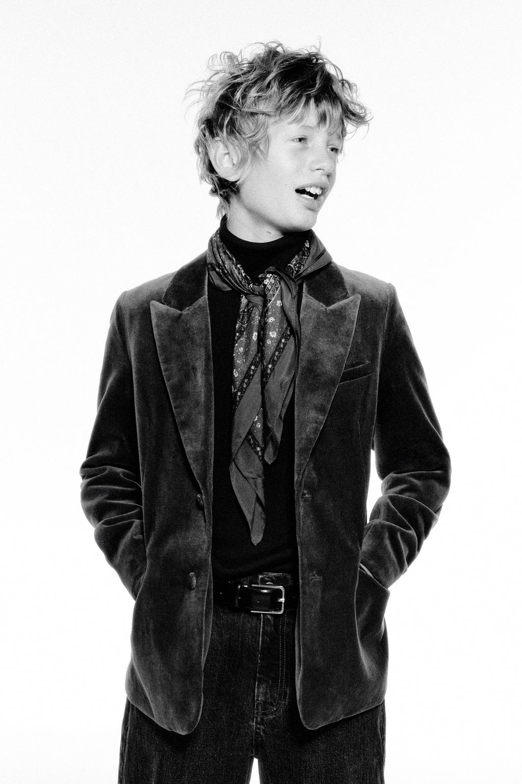 КОСТЮМНЫЙ БЛЕЙЗЕР ИЗ БАРХАТА