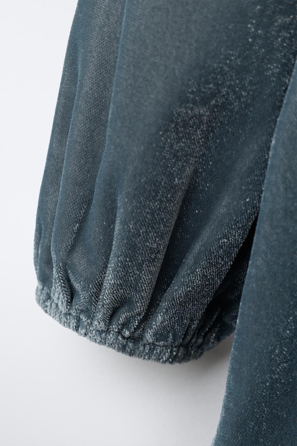 БАРХАТНОЕ ПЛАТЬЕ С ВЫШИВКОЙ