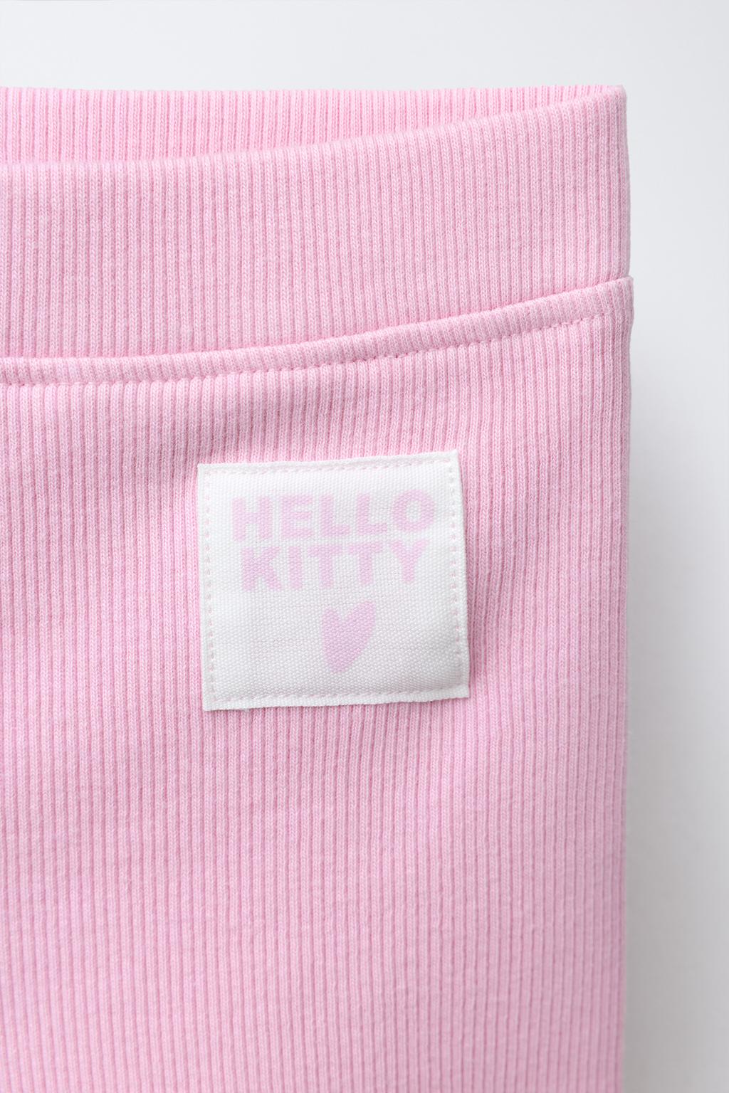 КОМПЛЕКТ ИЗ ТОЛСТОВКИ И ЛЕГГИНСОВ В РУБЧИК HELLO KITTY © SANRIO