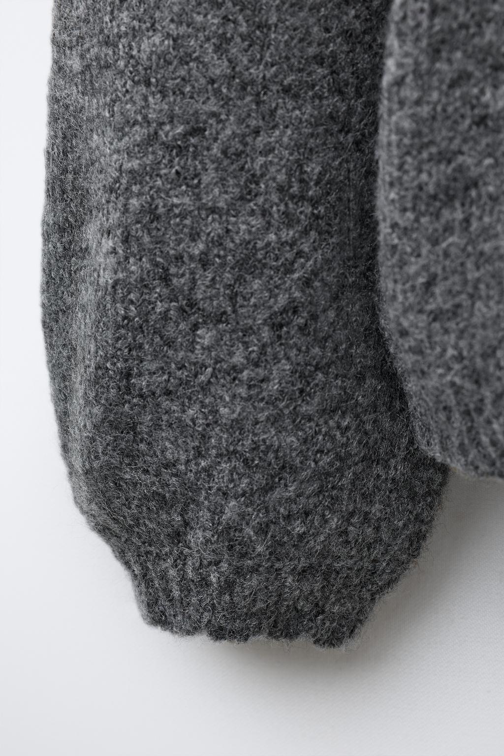 ВЯЗАНЫЙ ДЖЕМПЕР С МЕДВЕДЕМ