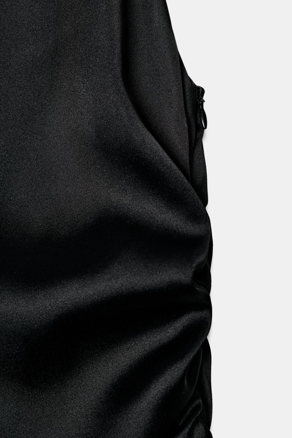 КОРОТКОЕ АТЛАСНОЕ ПЛАТЬЕ С ВОЛАНАМИ