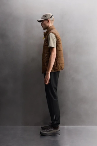 Легкие брюки из высокотехнологичной ткани