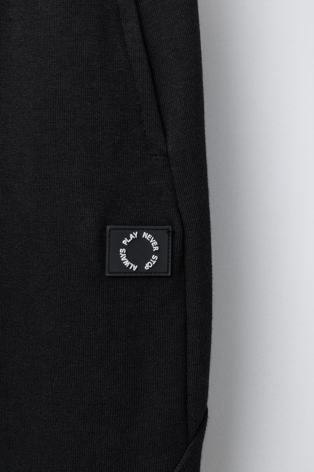 БРЮКИ-ДЖОГГЕРЫ ИЗ ТКАНИ ИНТЕРЛОК ПИКЕ