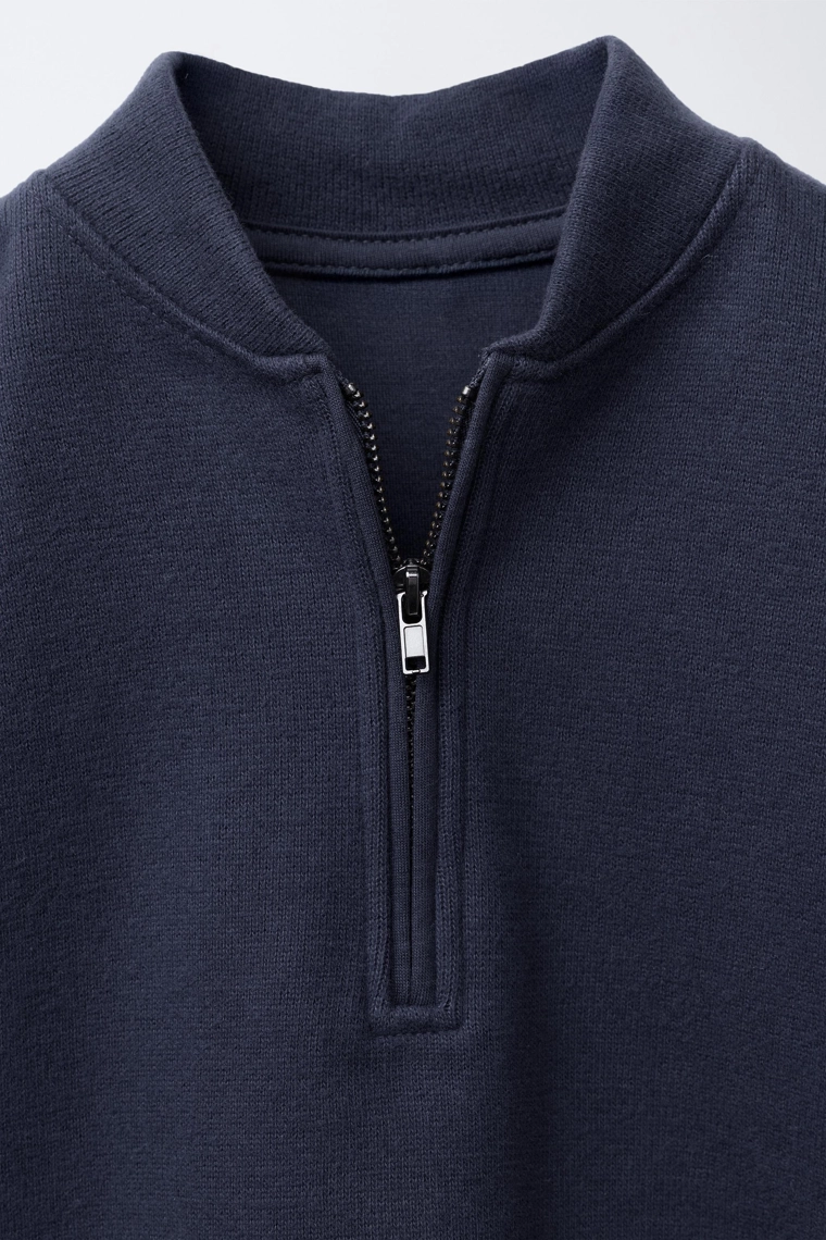 Костюм из толстовки и брюк