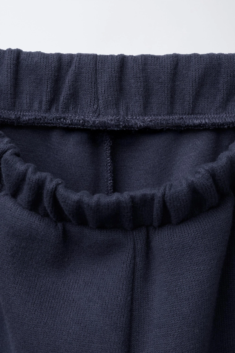 Костюм из толстовки и брюк