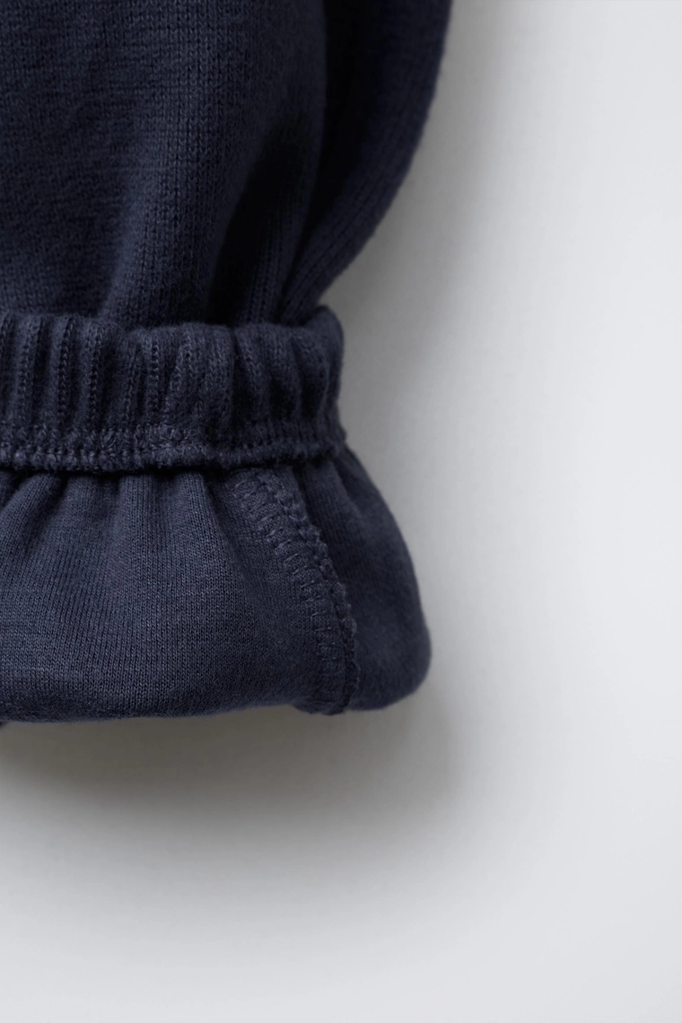 Костюм из толстовки и брюк