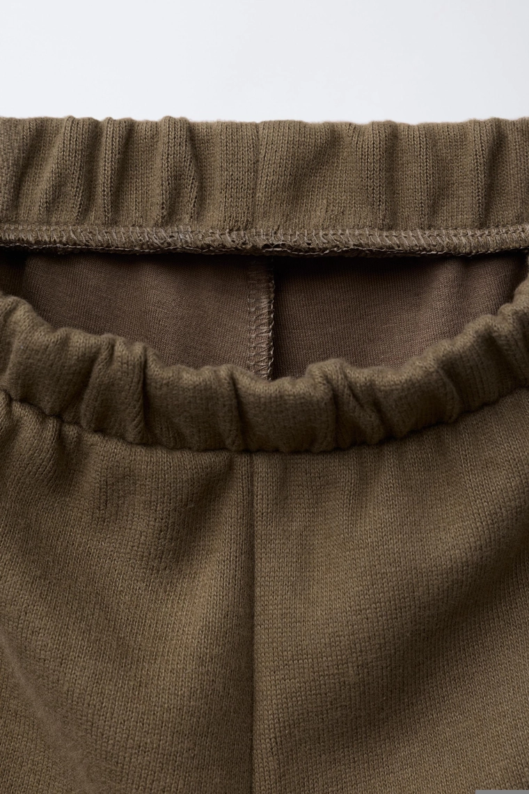 Костюм из толстовки и брюк