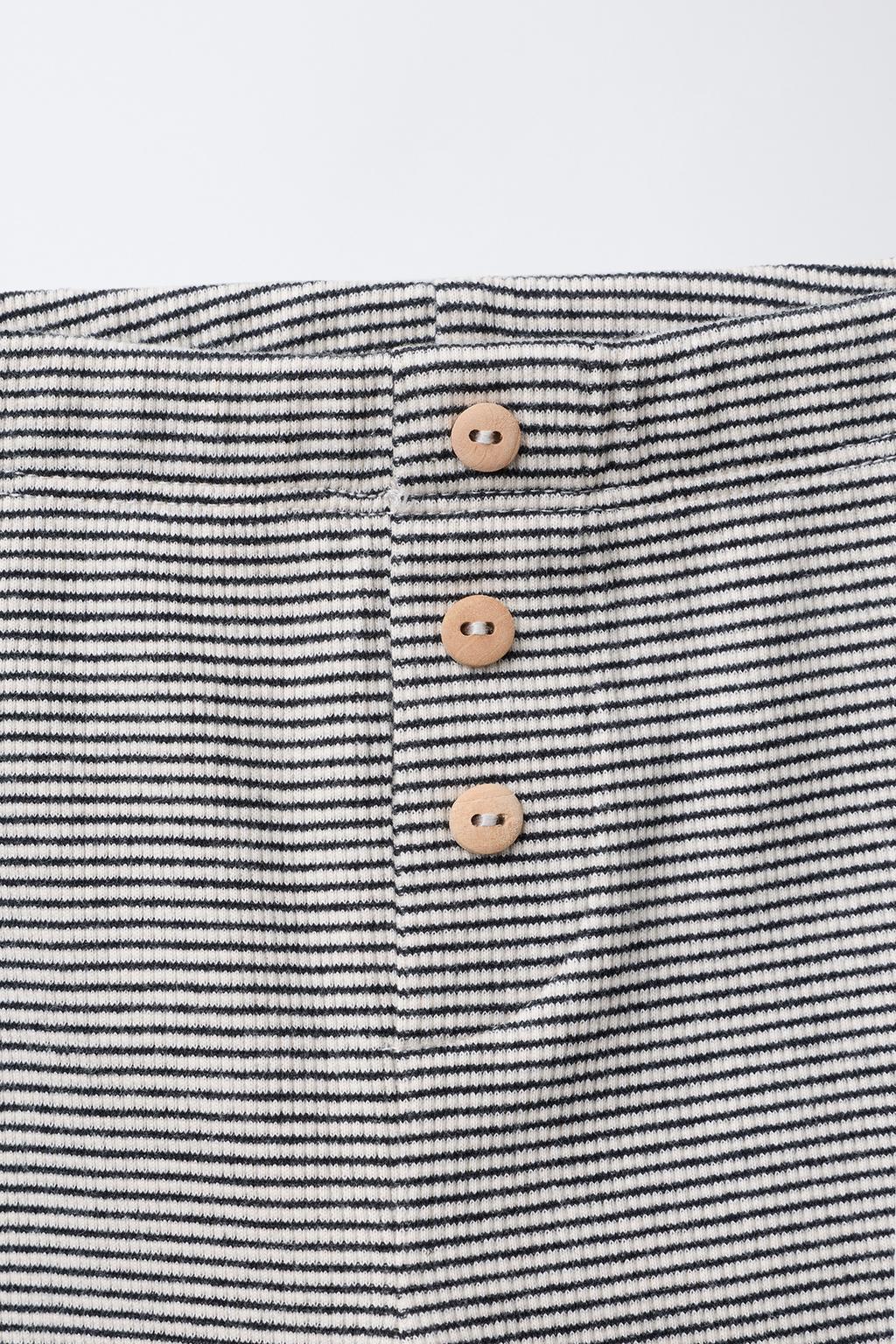 ЛЕГИНСЫ В РУБЧИК В ПОЛОСКУ С ПУГОВИЦАМИ