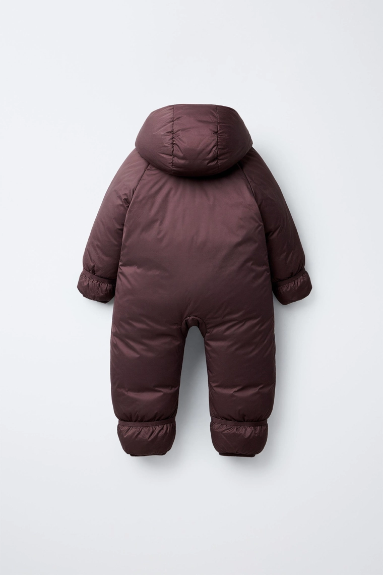 Комбинезон из нейлона с капюшоном