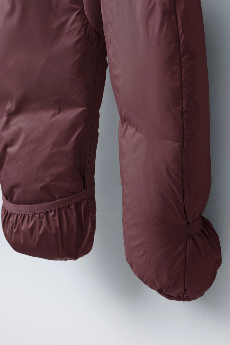 Комбинезон из нейлона с капюшоном