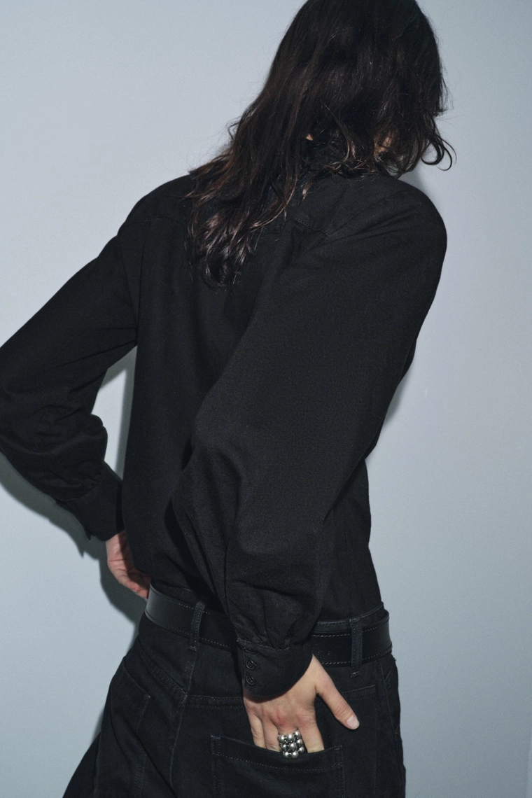 Джинсовая рубашка с напульсниками коллекции zw