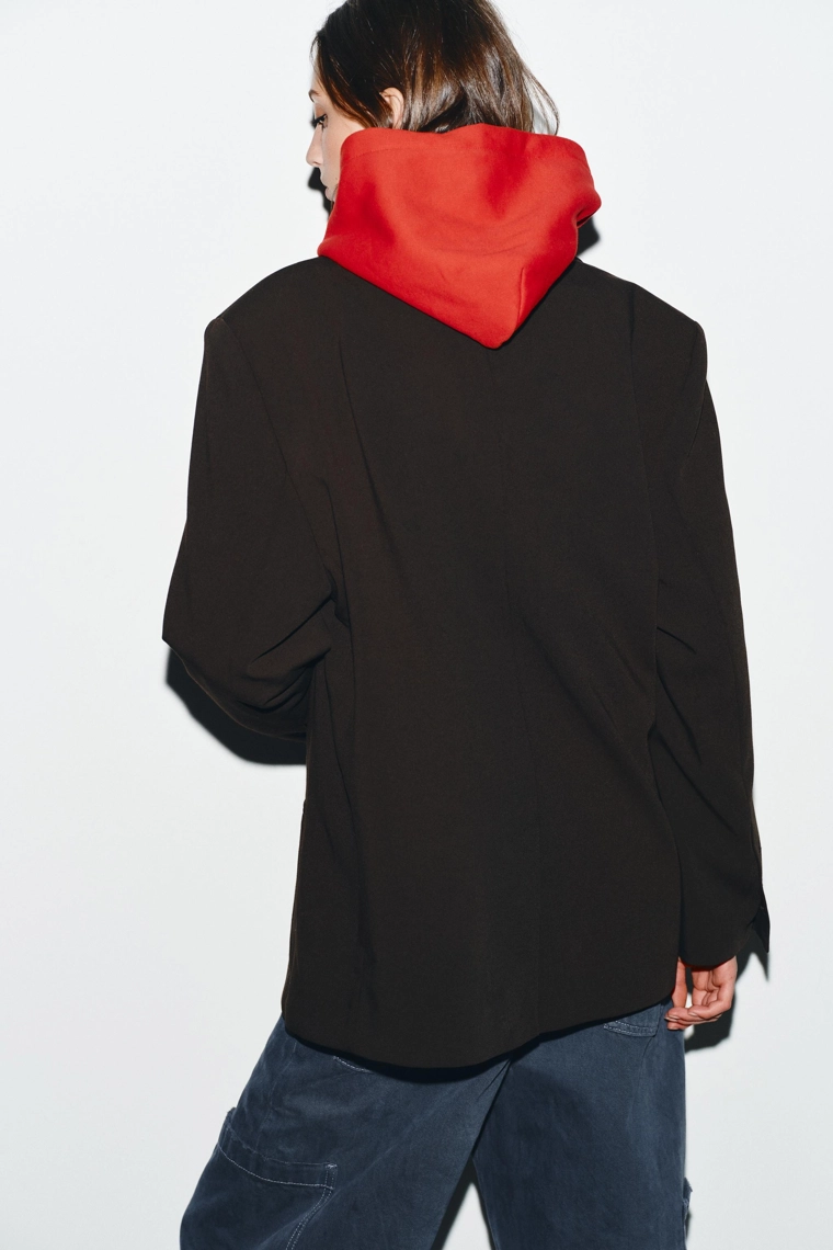 Бойфренд-блейзер на двойной пуговице