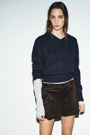 Шорты со складками и пуговицами