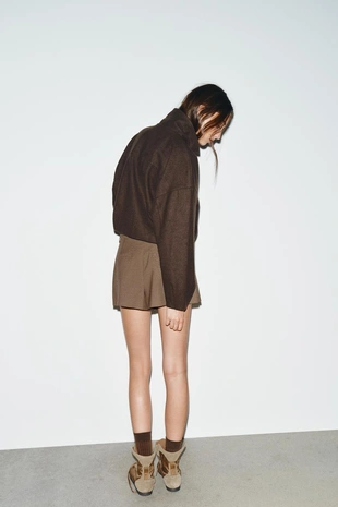 Шорты со складками и пуговицами- Заказать в России