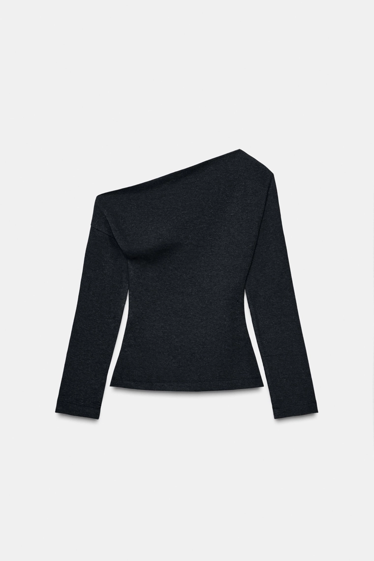 Топ с мягким прикосновением и асимметричным вырезом