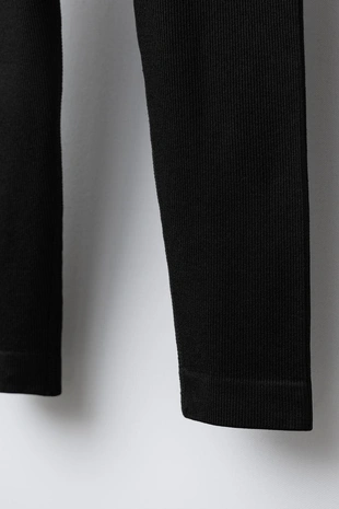 Термолегинсы в рубчик с рельефным текстом- Заказать в России