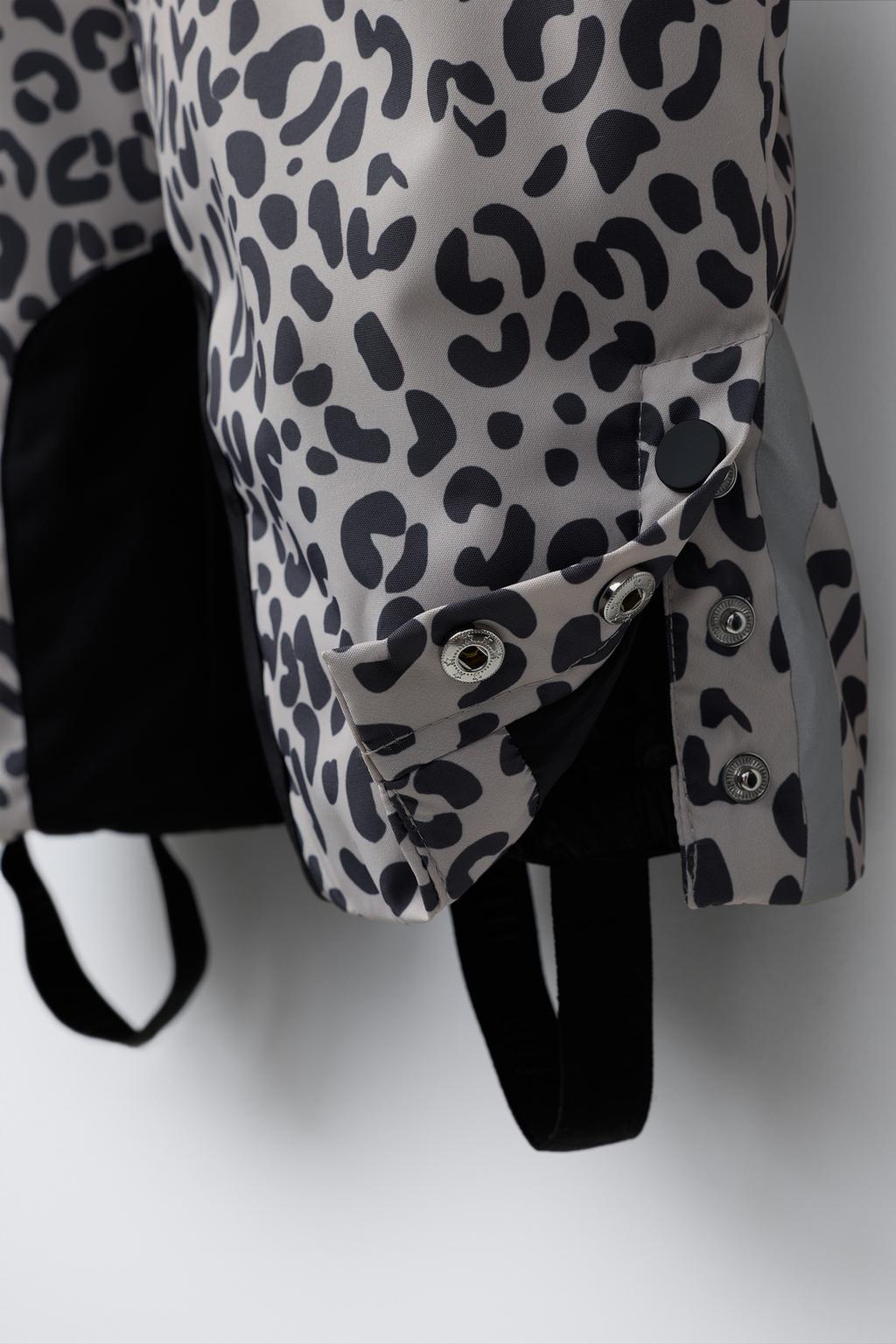 НЕПРОМОКАЕМЫЙ ВЕТРОЗАЩИТНЫЙ КОМБИНЕЗОН С АНИМАЛИСТИЧЕСКИМ ПРИНТОМ