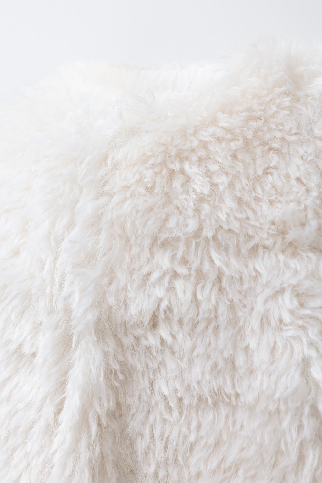 КУРТКА ИЗ ИСКУССТВЕННОГО МЕХА