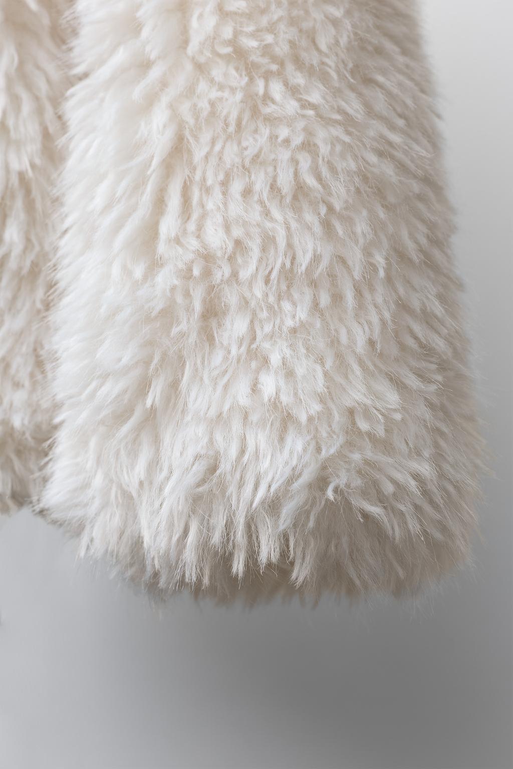 КУРТКА ИЗ ИСКУССТВЕННОГО МЕХА