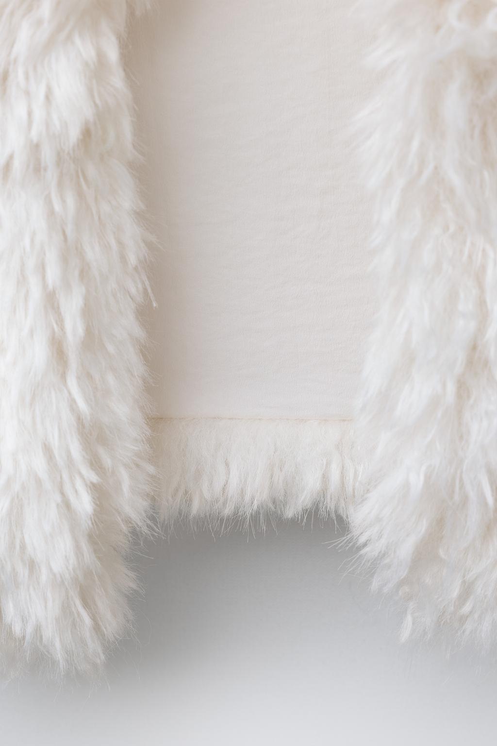 КУРТКА ИЗ ИСКУССТВЕННОГО МЕХА