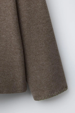 Футболка SOFT TOUCH с контрастной строчкой- Заказать в России