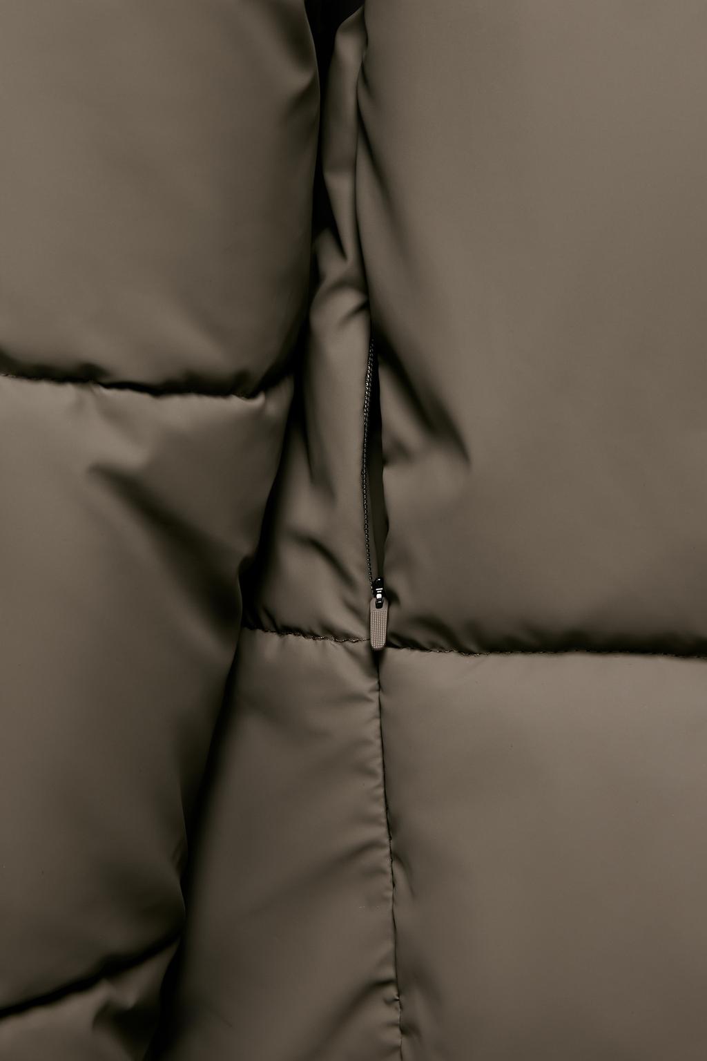 КОРОТКИЙ ПУХОВИК WINDPROOF ИЗ ПРОРЕЗИНЕННОЙ ТКАНИ