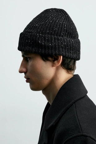 Шапка из рельефной пряжи- Заказать в России