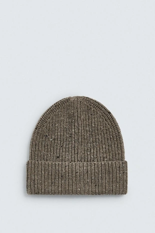 Шапка из рельефной пряжи- Заказать в России