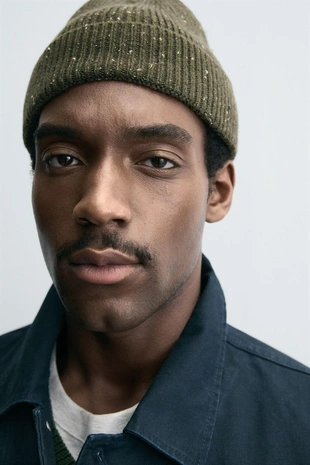 Шапка из рельефной пряжи- Заказать в России