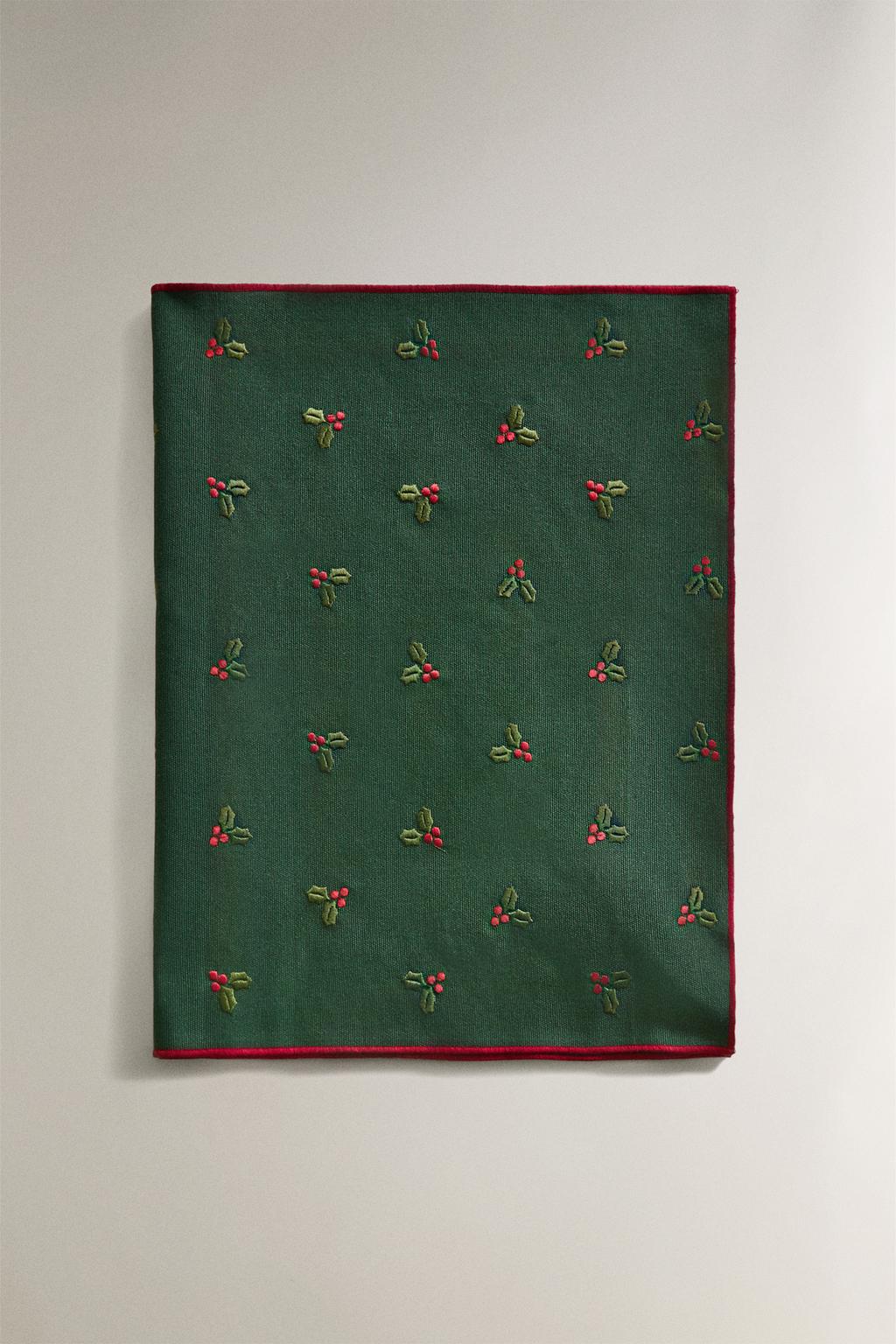 Рождественский бегунок для стола с ветками