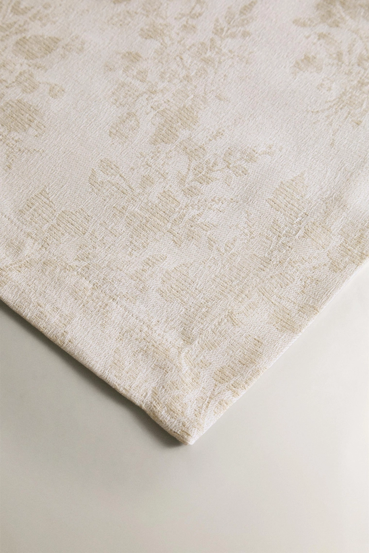 Столовое полотенце с новогодним цветочным узором из хлопка в золоченом обрамлении