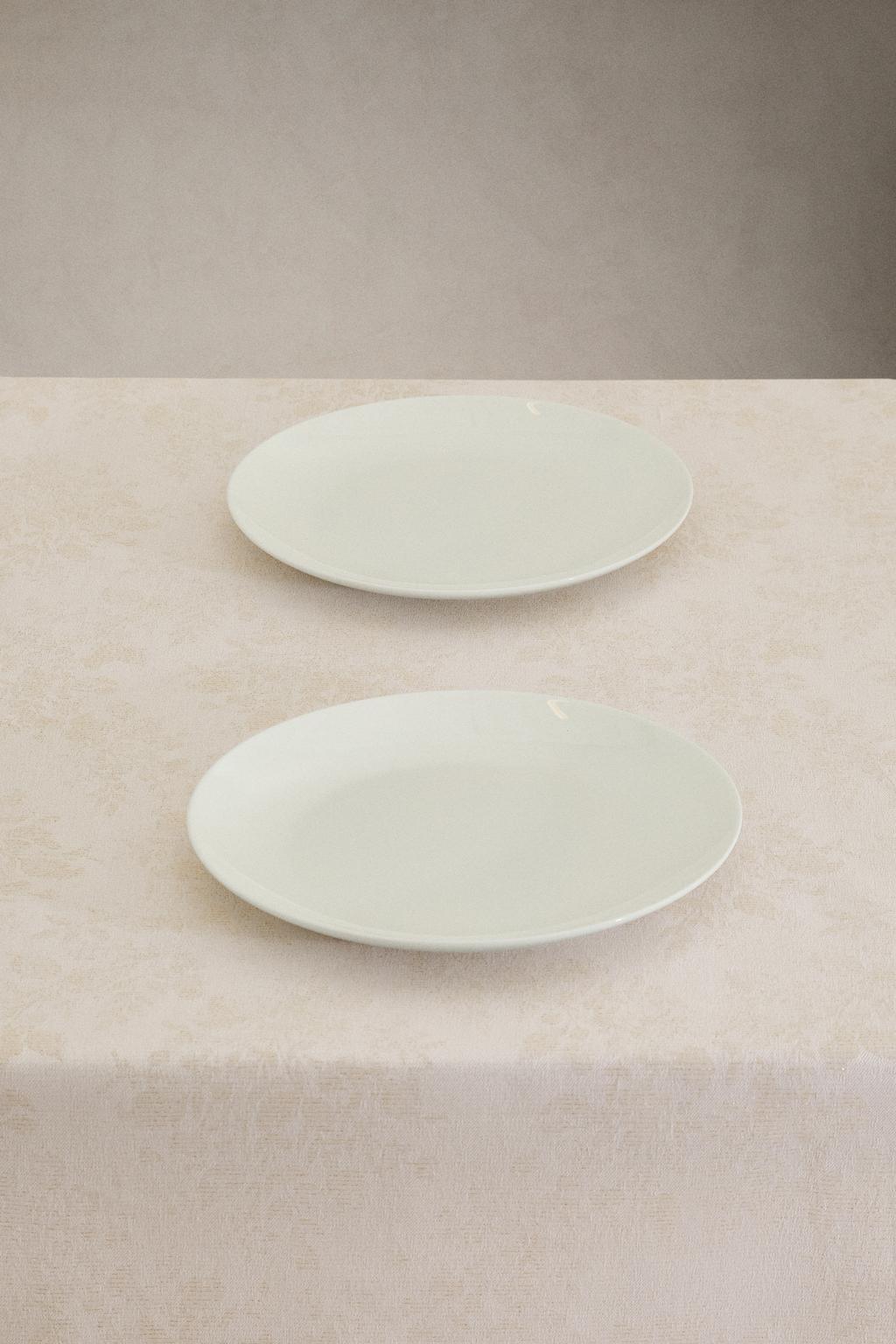 Тканевая новогодняя скатерть с цветочным узором zara